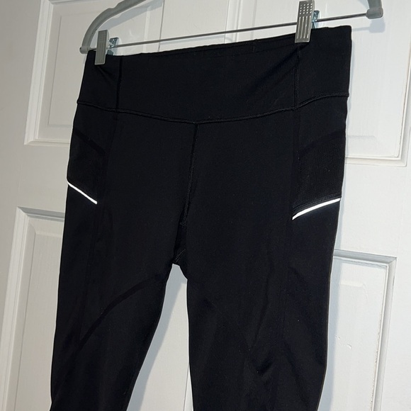 Athleta Stride Reflective Capri/Crop Legging Black Size Medium - Picture 4 of 13